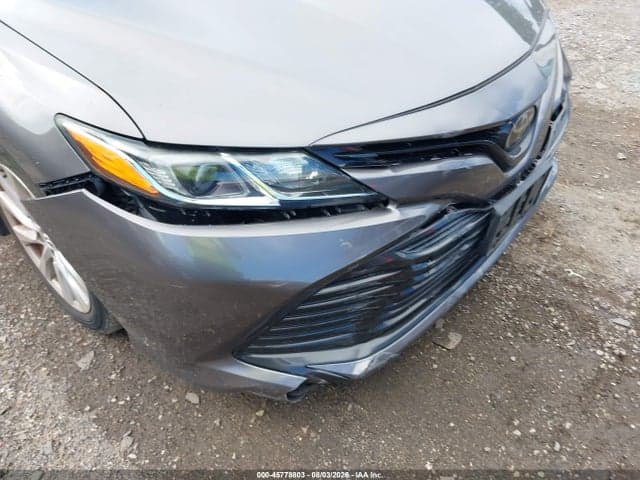 2018 TOYOTA CAMRY LE 19