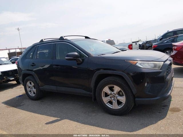 2019 TOYOTA RAV4 XLE 13