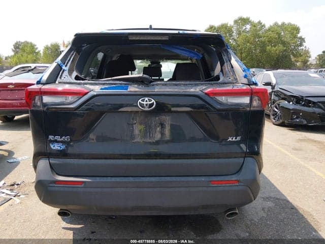 2019 TOYOTA RAV4 XLE 16
