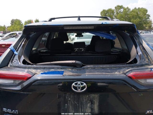 2019 TOYOTA RAV4 XLE 20