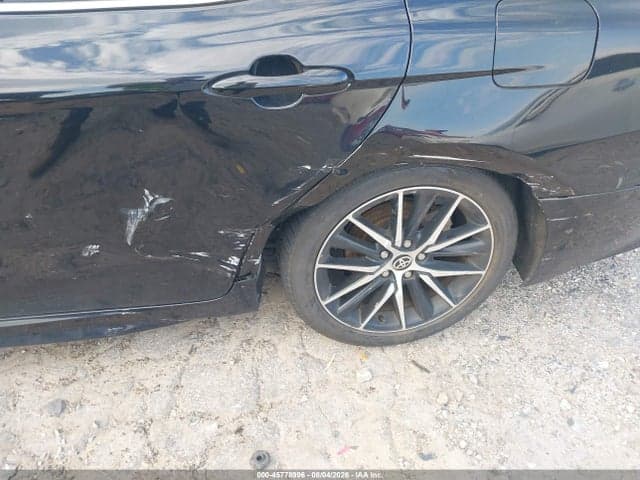 2021 TOYOTA CAMRY SE 17