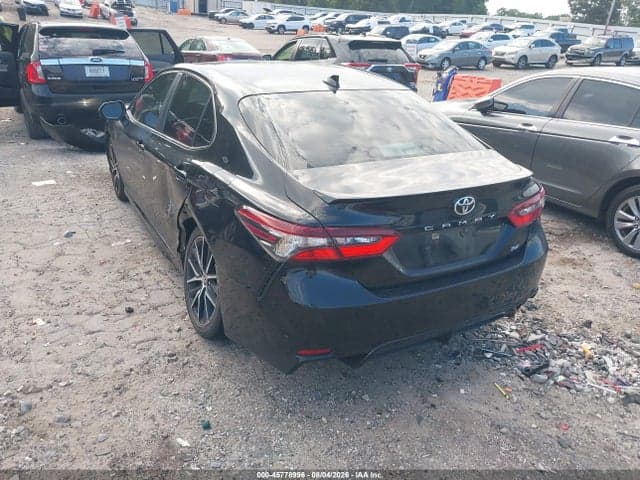 2021 TOYOTA CAMRY SE 3