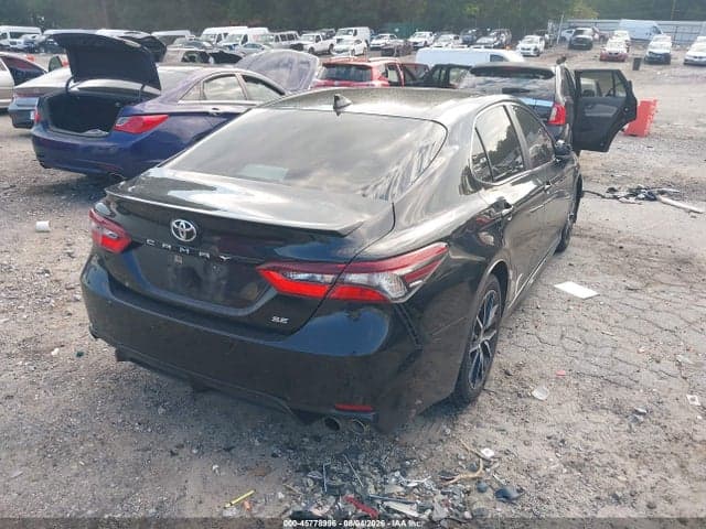 2021 TOYOTA CAMRY SE 4