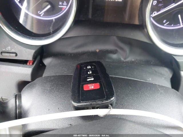 2019 TOYOTA CAMRY LE 11