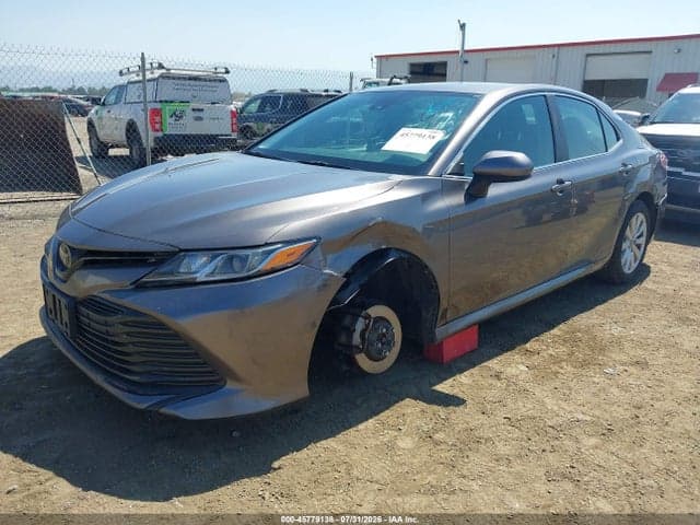 2018 TOYOTA CAMRY LE 2