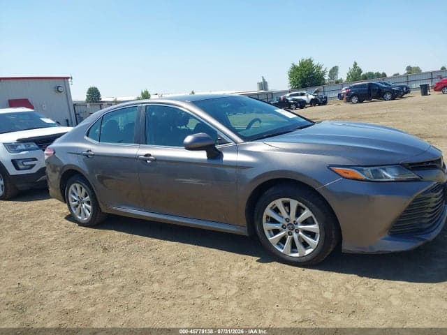 2018 TOYOTA CAMRY LE 14