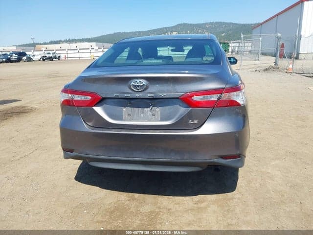 2018 TOYOTA CAMRY LE 17