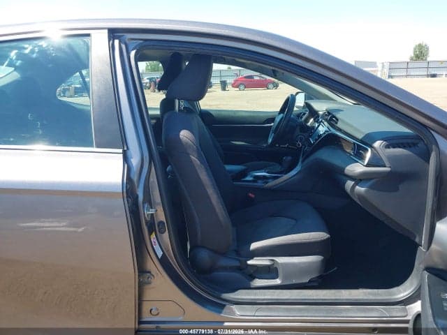 2018 TOYOTA CAMRY LE 5