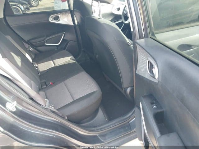 2021 KIA SOUL LX 8