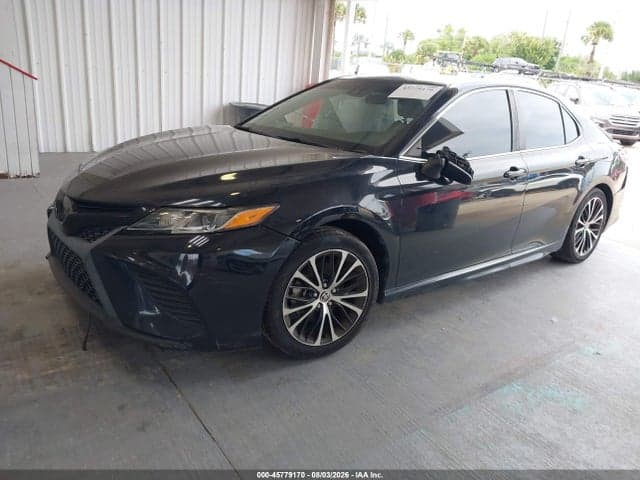 2020 TOYOTA CAMRY SE 2