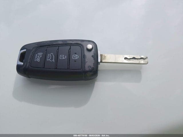 2019 HYUNDAI SANTA FE SE 11