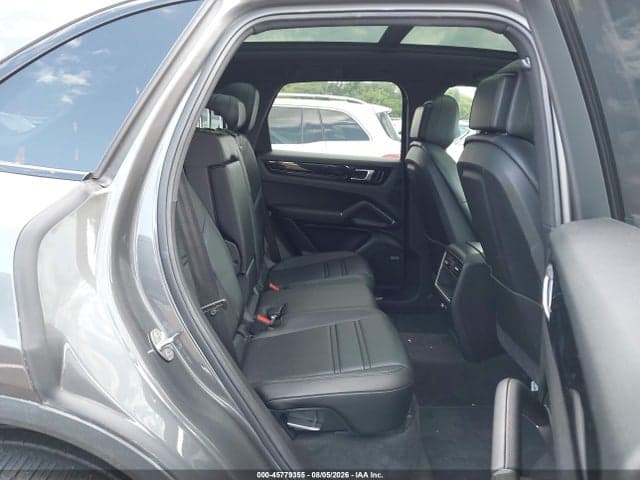 2021 PORSCHE CAYENNE 8