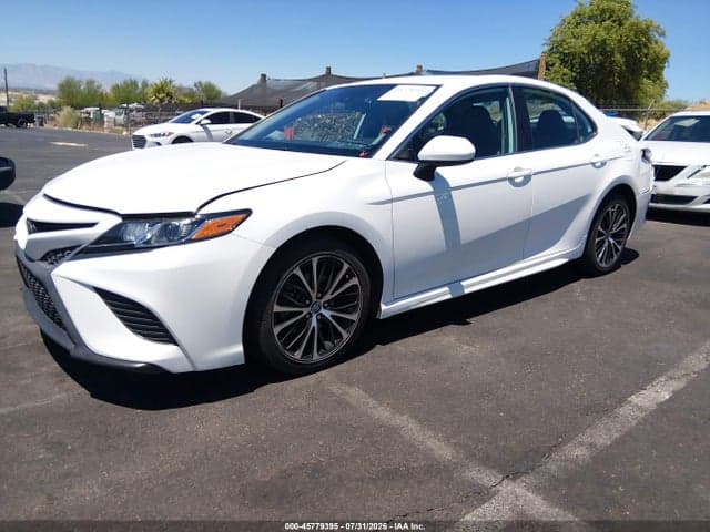 2020 TOYOTA CAMRY SE 2