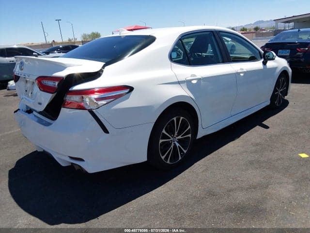 2020 TOYOTA CAMRY SE 4
