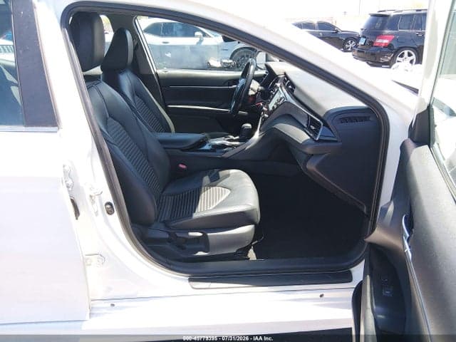 2020 TOYOTA CAMRY SE 5