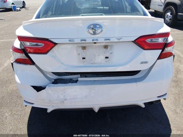 2020 TOYOTA CAMRY SE 6