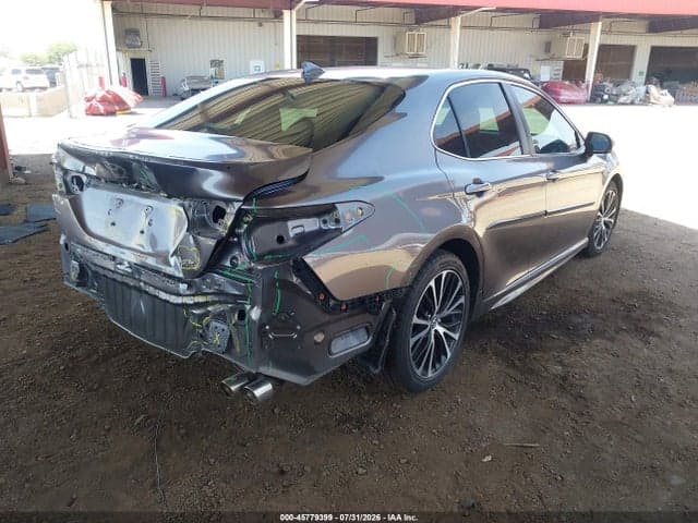 2019 TOYOTA CAMRY SE 4