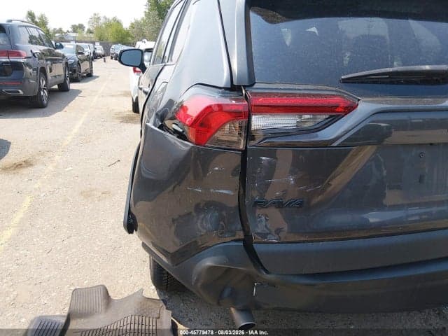 2022 TOYOTA RAV4 LE 17