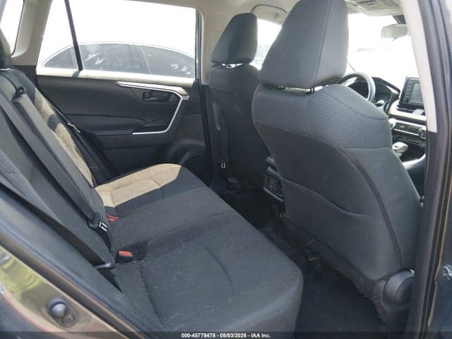 2022 TOYOTA RAV4 LE 8