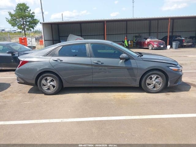 2025 HYUNDAI ELANTRA SE 13