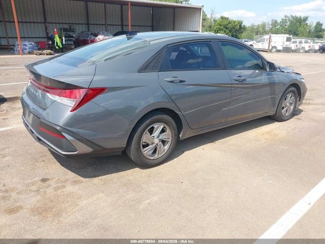 2025 HYUNDAI ELANTRA SE 4