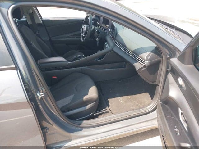 2025 HYUNDAI ELANTRA SE 5