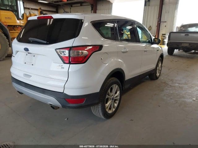 2017 FORD ESCAPE SE 4