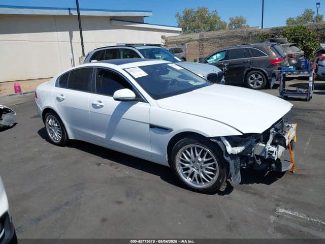 2017 JAGUAR XE 25T 1