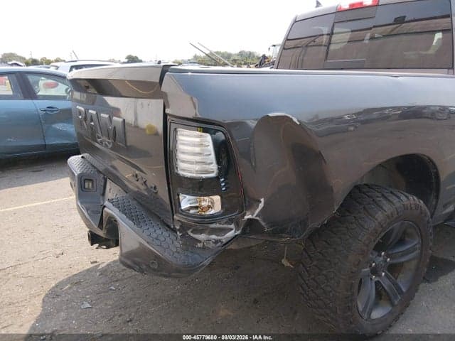 2017 RAM 1500 NIGHT 4X4 5'7 BOX 17