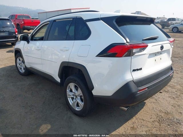 2021 TOYOTA RAV4 XLE 3