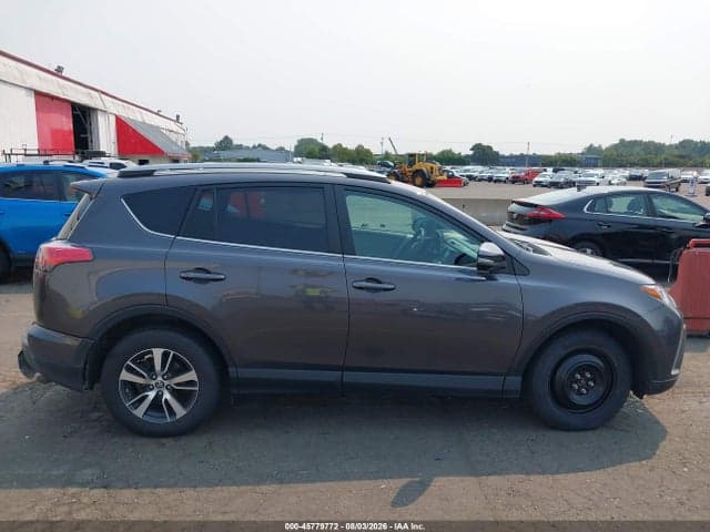 2018 TOYOTA RAV4 XLE 14
