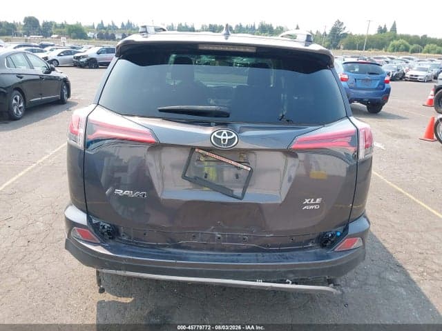 2018 TOYOTA RAV4 XLE 17