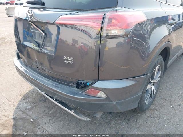 2018 TOYOTA RAV4 XLE 19