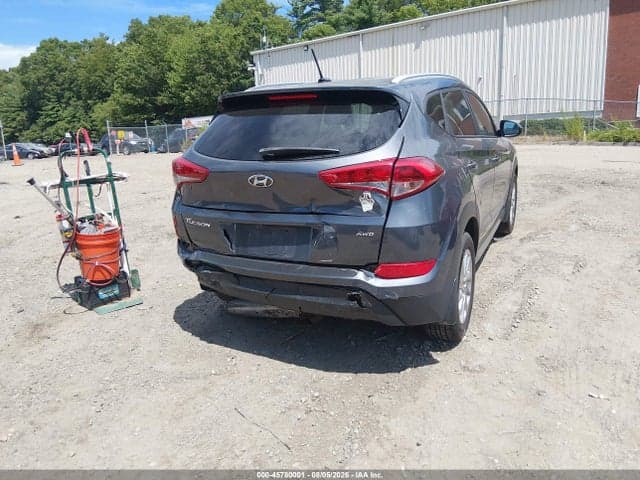 2017 HYUNDAI TUCSON SE 4
