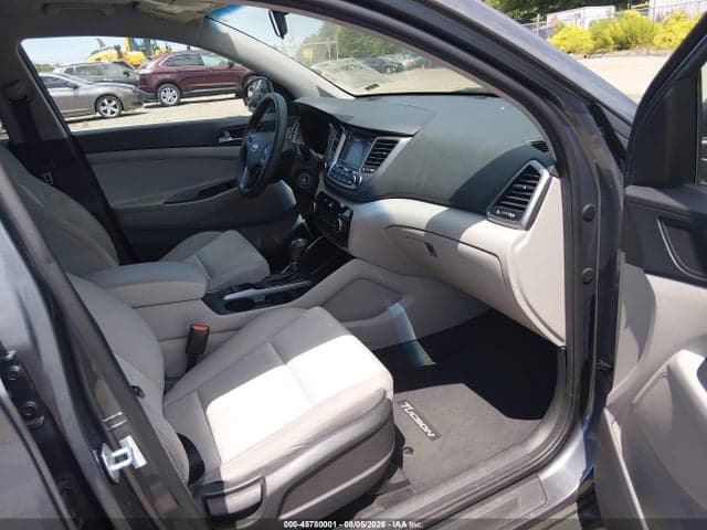2017 HYUNDAI TUCSON SE 5