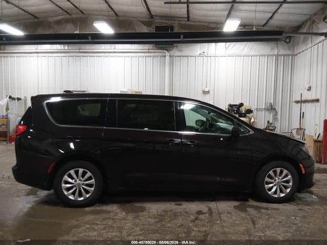 2017 CHRYSLER PACIFICA TOURING 13