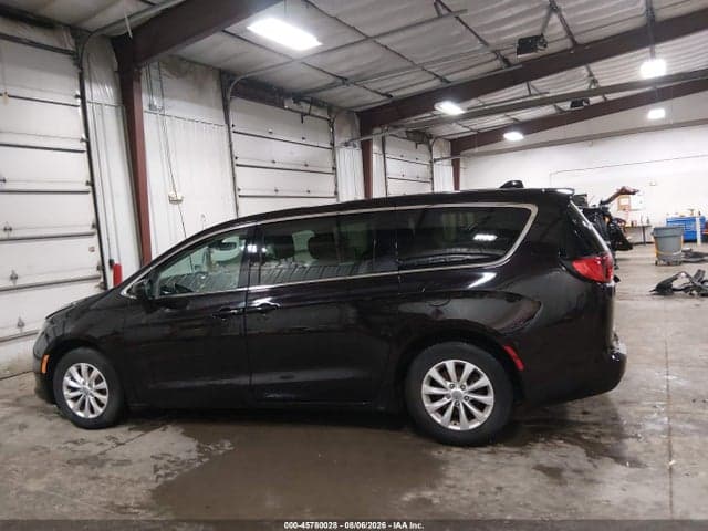 2017 CHRYSLER PACIFICA TOURING 14