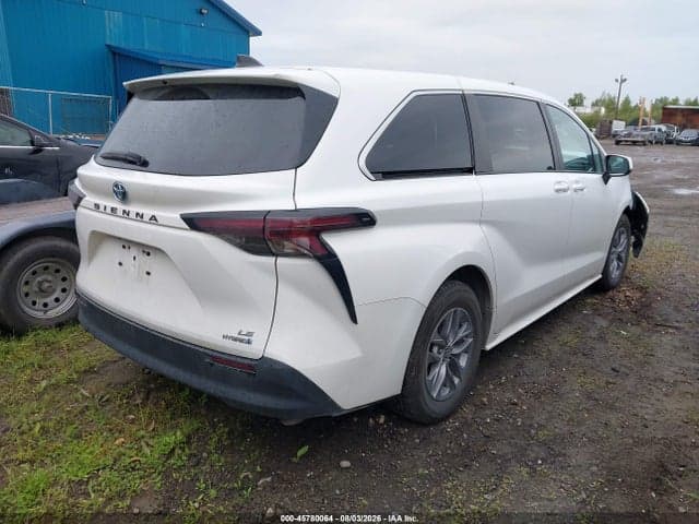 2023 TOYOTA SIENNA LE 4