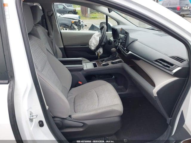 2023 TOYOTA SIENNA LE 5