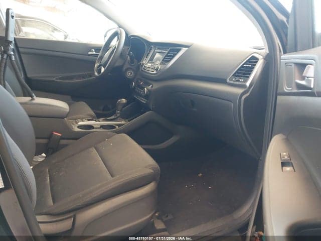 2017 HYUNDAI TUCSON SE 5