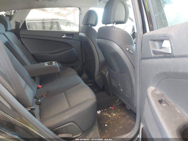 2017 HYUNDAI TUCSON SE 8