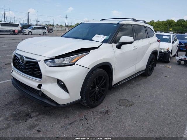 2020 TOYOTA HIGHLANDER XLE 2