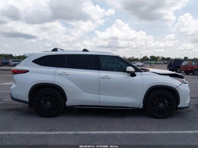 2020 TOYOTA HIGHLANDER XLE 12