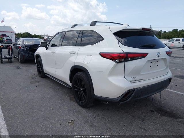 2020 TOYOTA HIGHLANDER XLE 3
