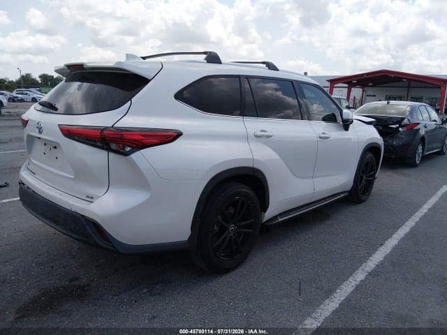 2020 TOYOTA HIGHLANDER XLE 4