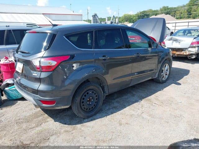 2017 FORD ESCAPE SE 4