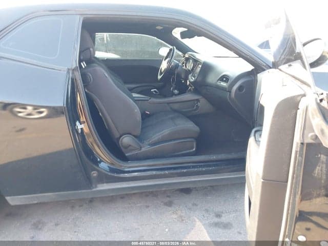 2017 DODGE CHALLENGER SXT 5