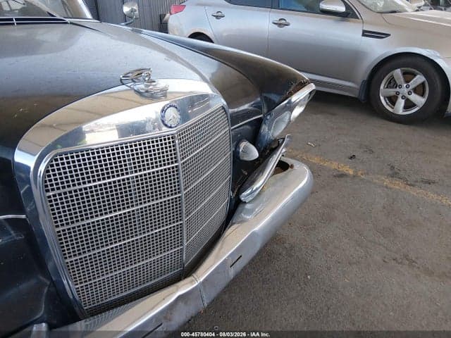 1961 BENZ 220S 13