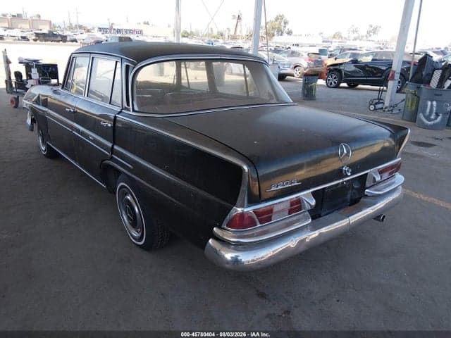 1961 BENZ 220S 3
