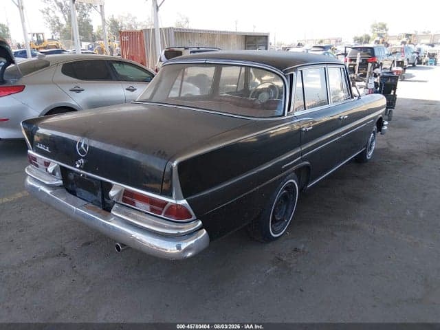1961 BENZ 220S 4